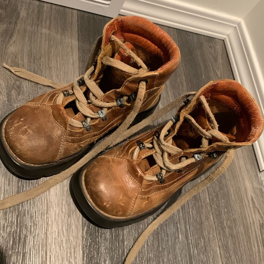 Vintage Aldo hiking boots